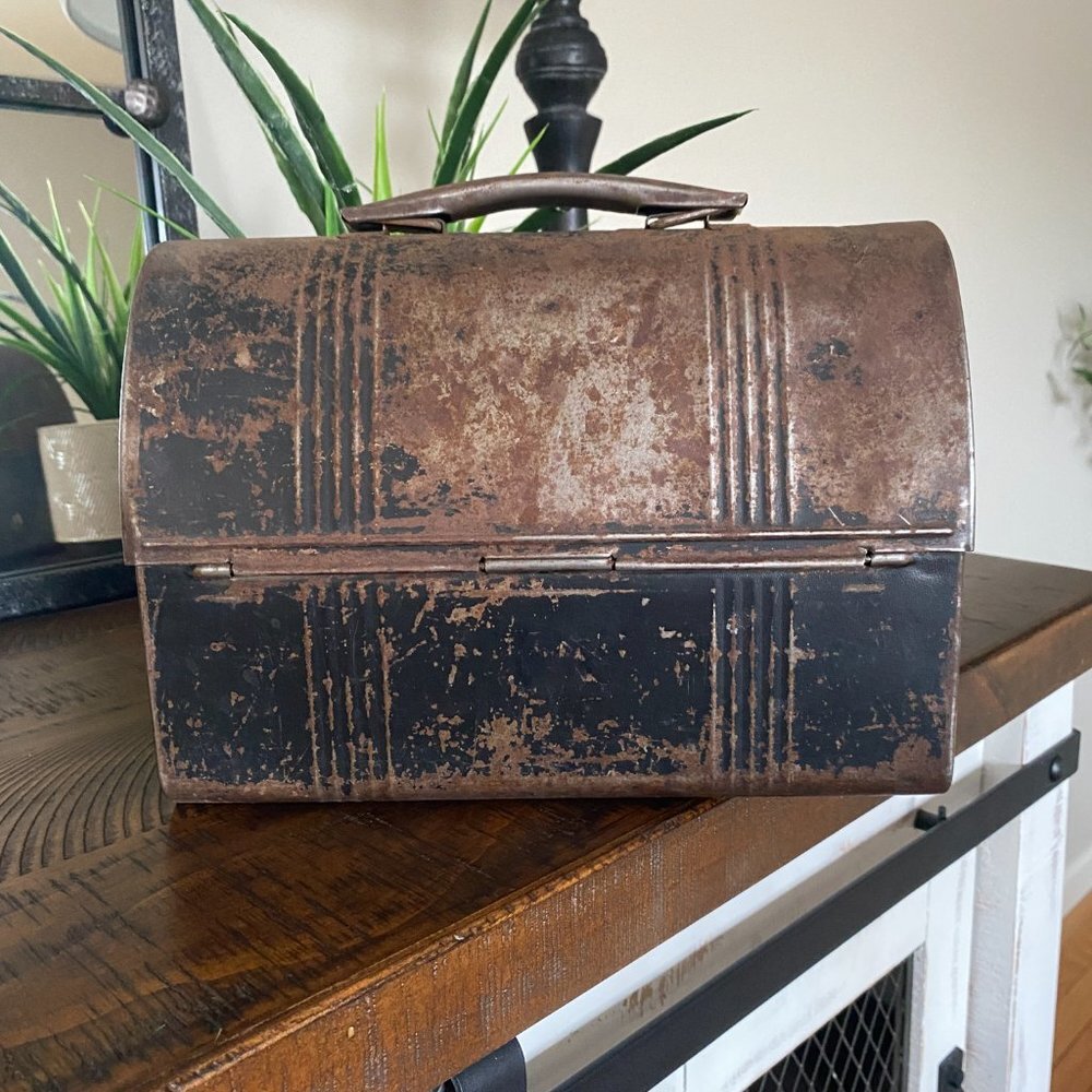 Vintage Thermos black metal dome lunchbox distressed rusty look collectible - Picture 2 of 10